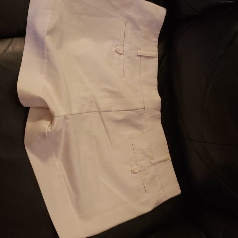 Shorts - Picture 4 of 6